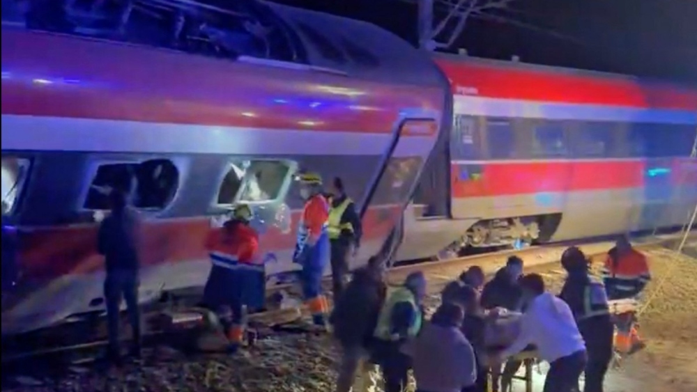 Train collision in Spain kills 21, injures dozens